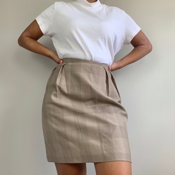 Nude grey skirt - Picture 3 of 4